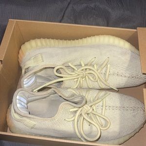 yeezy butters in good condition